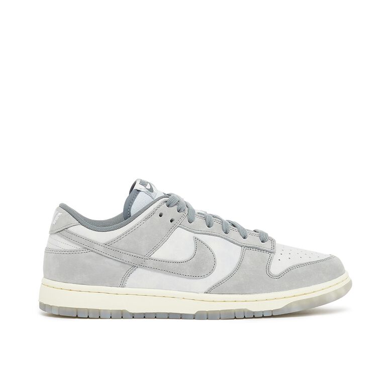 NIKE Wmns Dunk Low 