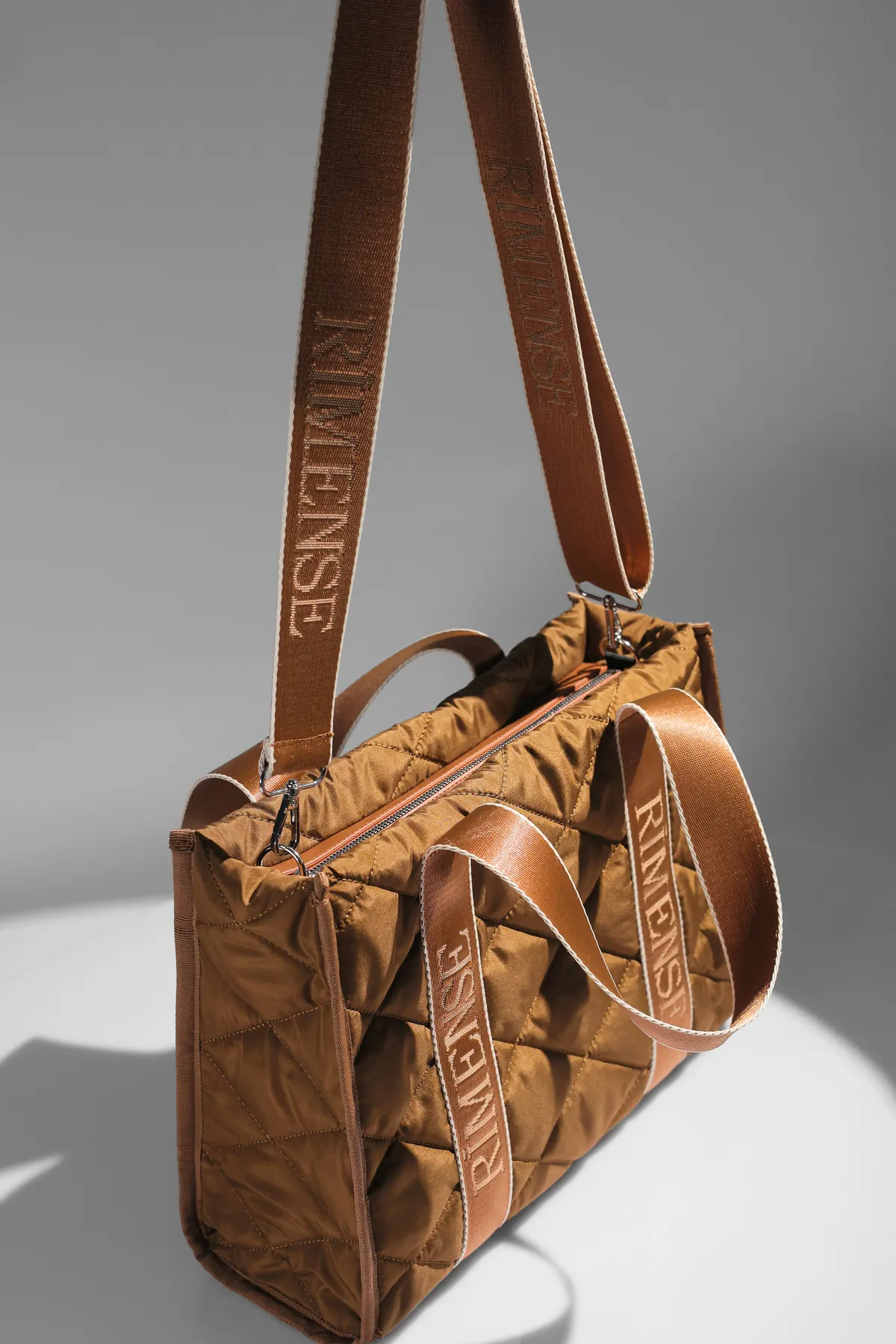 Rimense  Hellbraune, gesteppte Hand- und Schultertasche für Damen