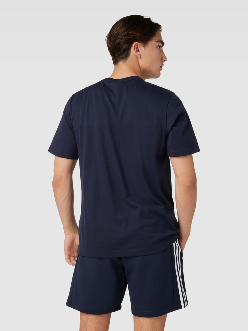 T-Shirt mit Label-Stitching in marineblau