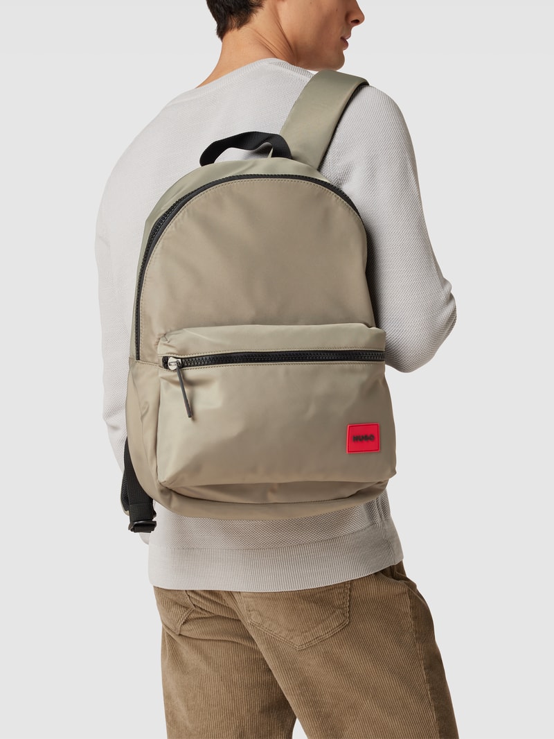 Rucksack mit Label-Patch Modell 'Ethon' in khaki