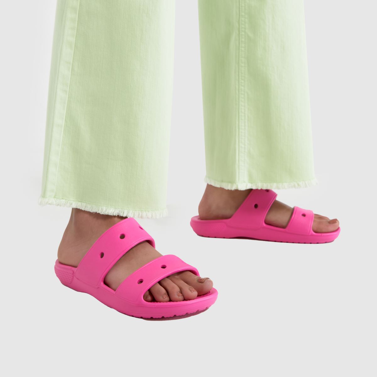 Crocs Classic kétpántos szandál rózsaszínben