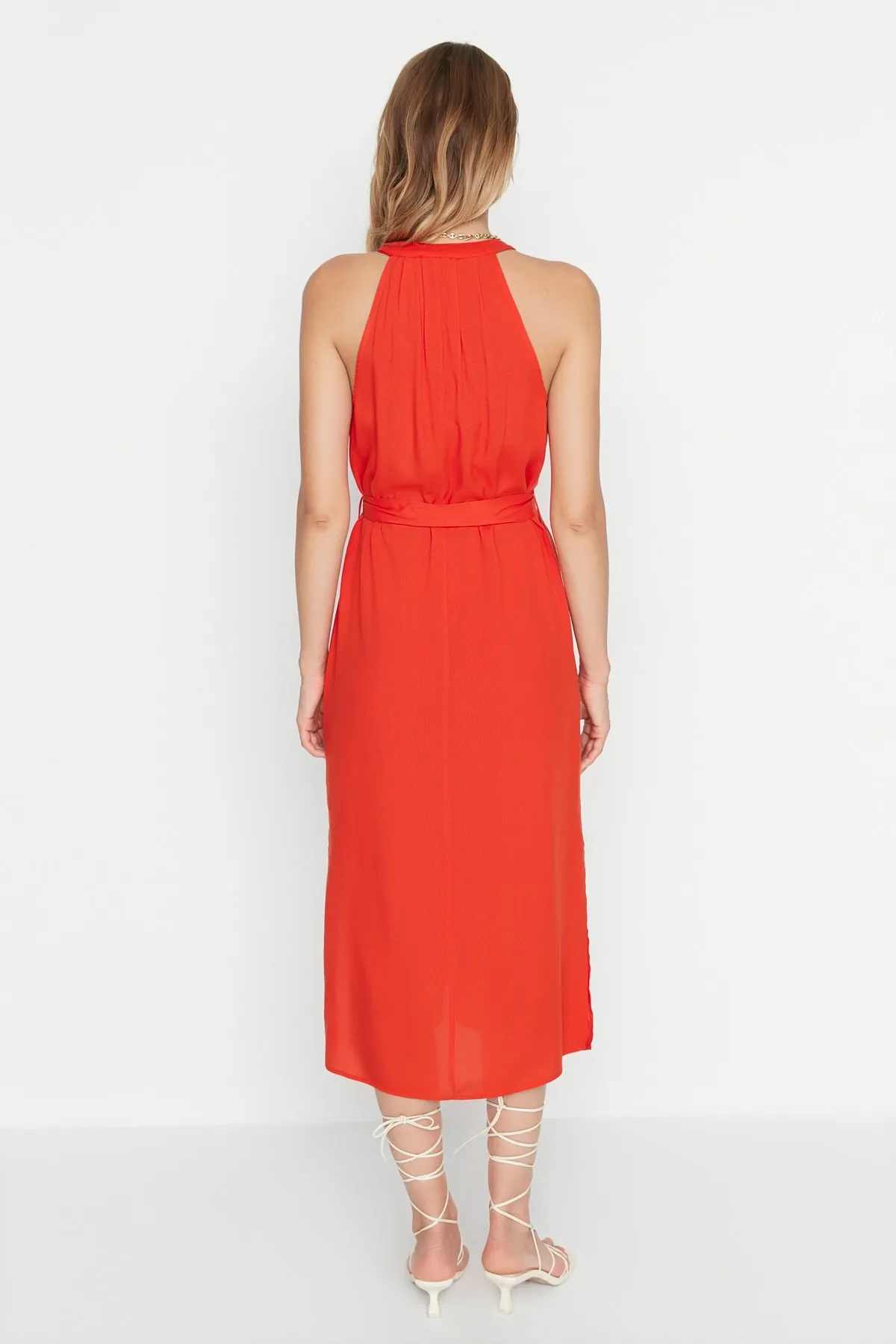 Trendyol Collection  Rotes gewebtes Midi-Hemdkleid mit Gürtel und vorherrschendem Kragen TWOSS19XM0112
