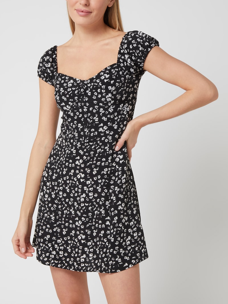 Minikleid mit floralem Muster  in black