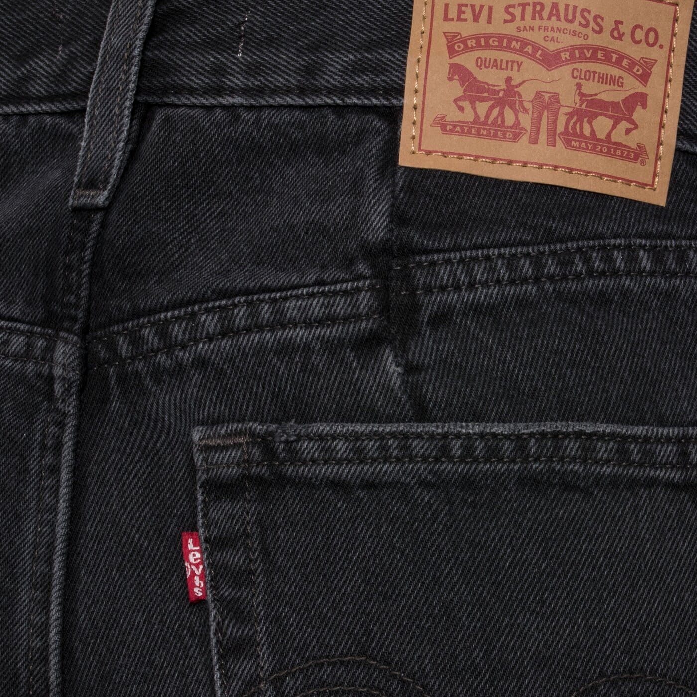 LEVI'S HOSE HW MOM JEAN ALTERED BLACKS Grau