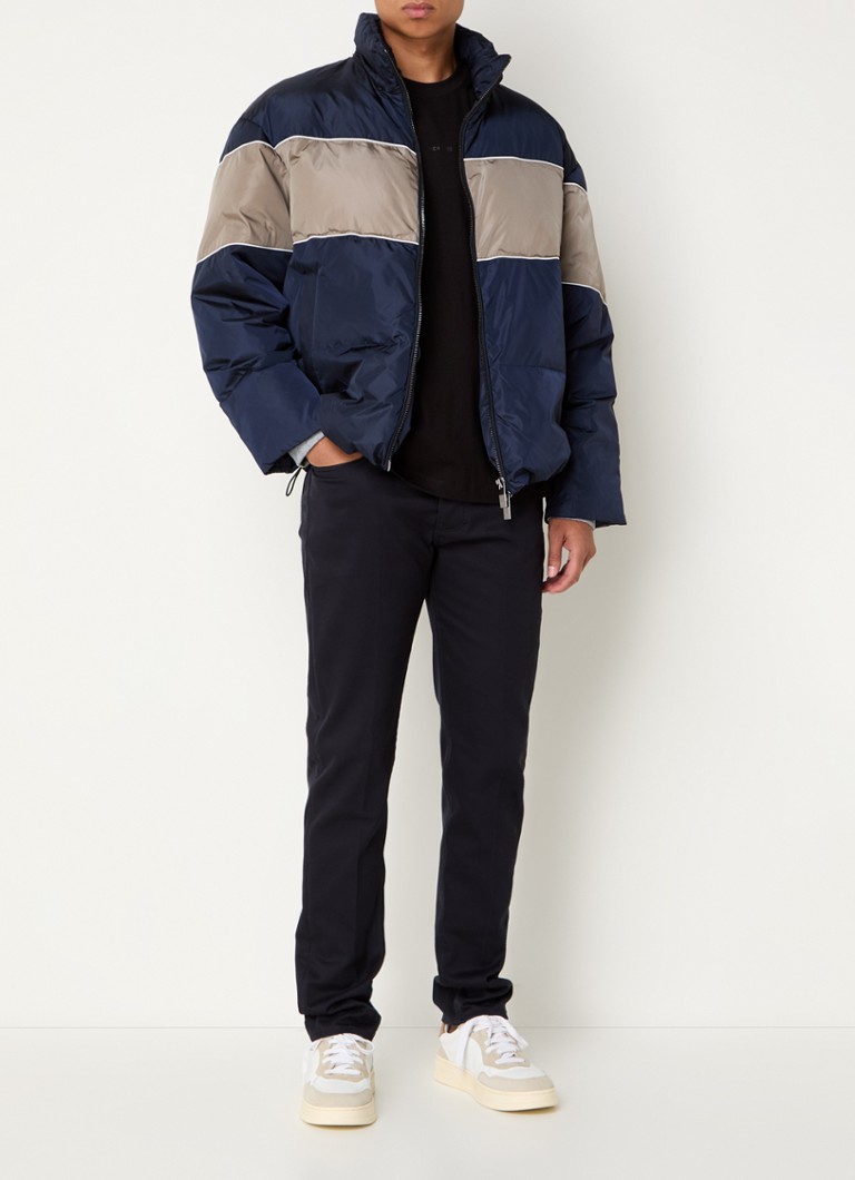 Pikowana kurtka Armani Exchange z puchem gęsim i odpinanym kapturem.