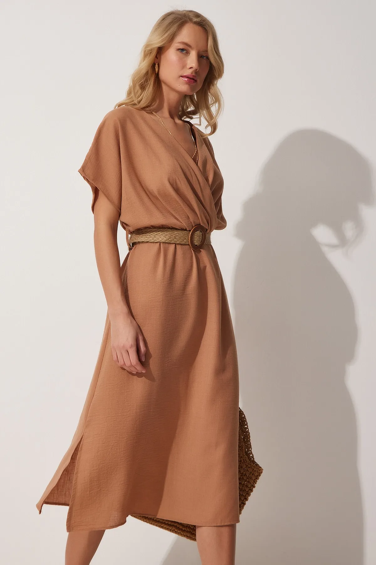 Happiness İstanbul  Sommer-Ayrobin-Kleid für Damen mit Biskuitstrohgürtel und Gürtel ZH00022