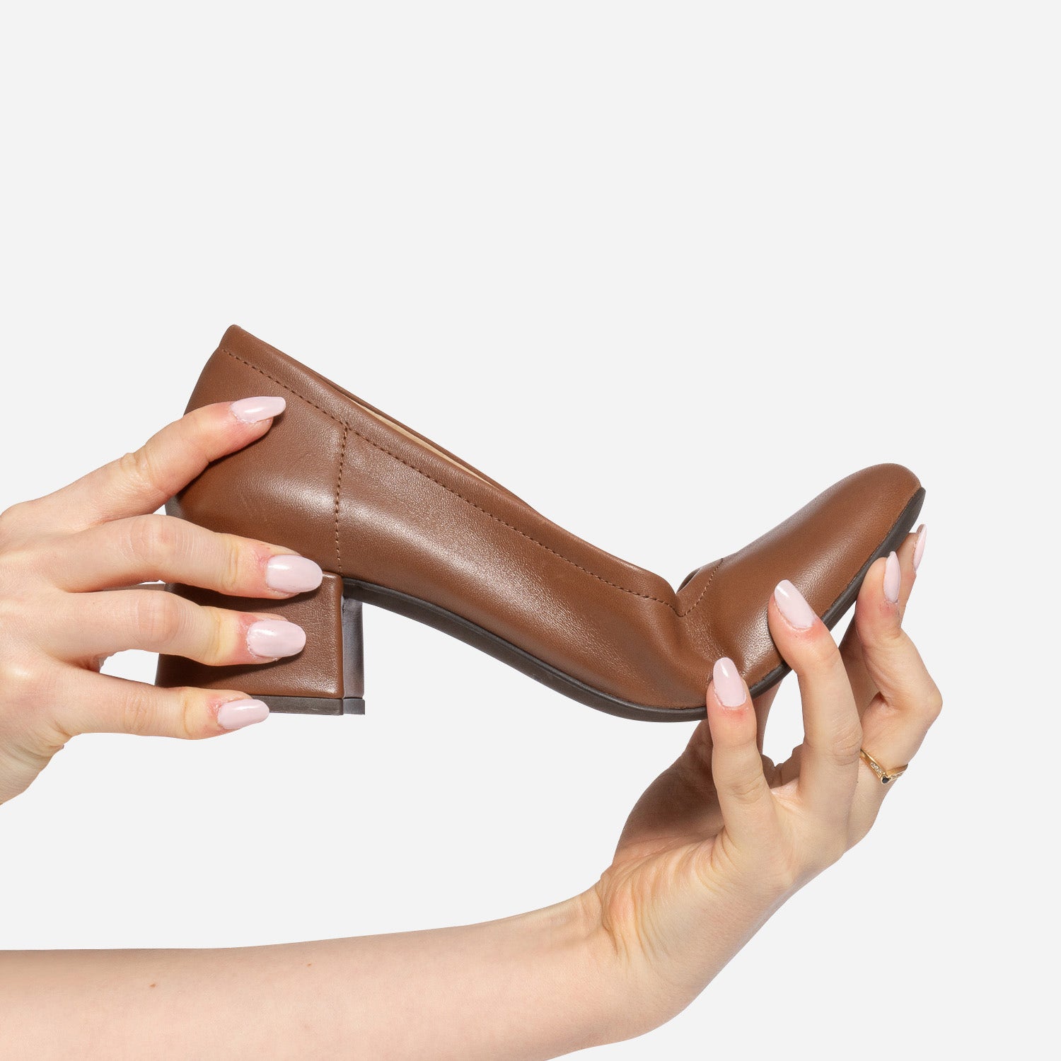 Escarpin cognac éco-conçu en cuir