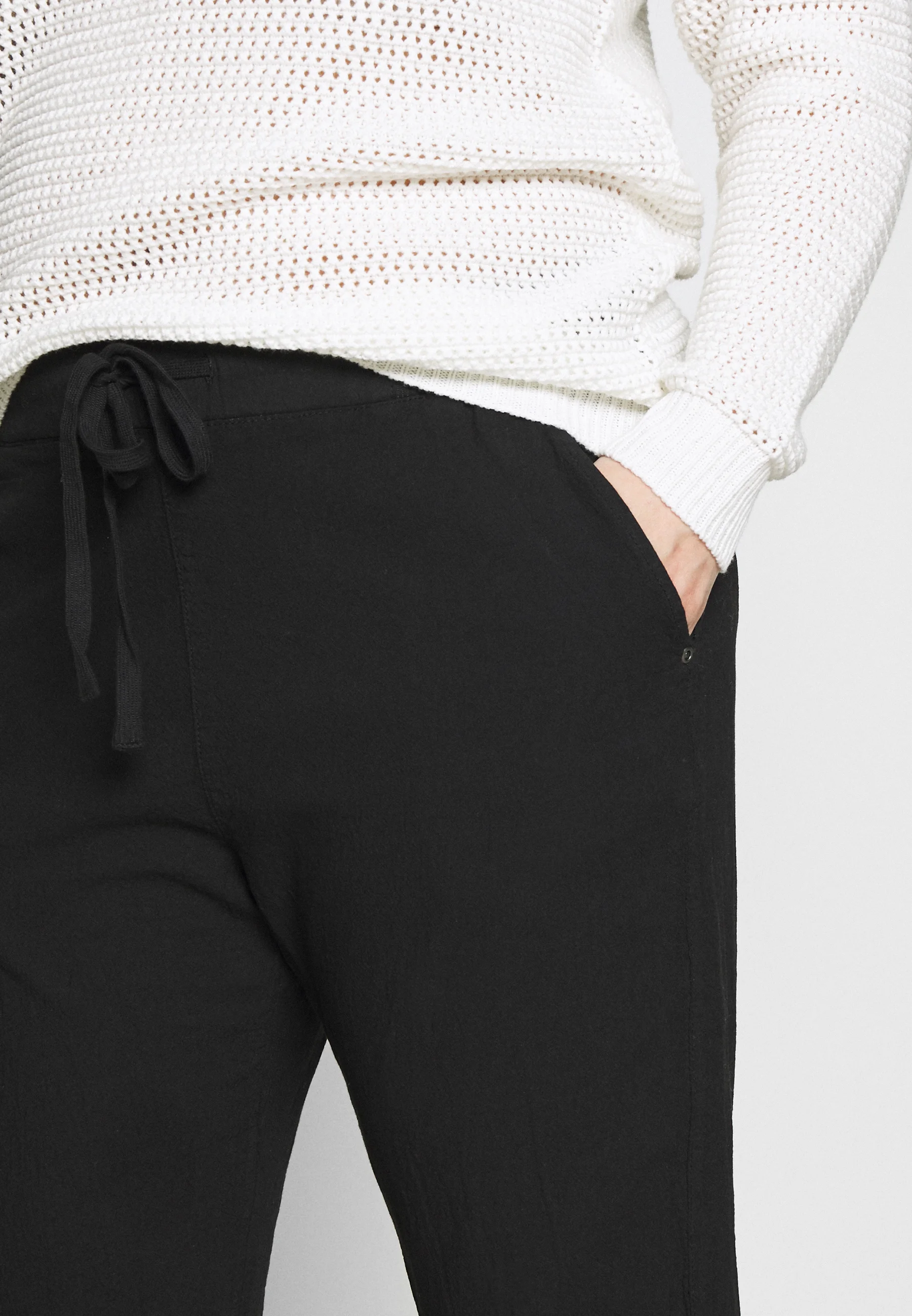 Pantalones capri Kaffe Curve - Pantalones cortos