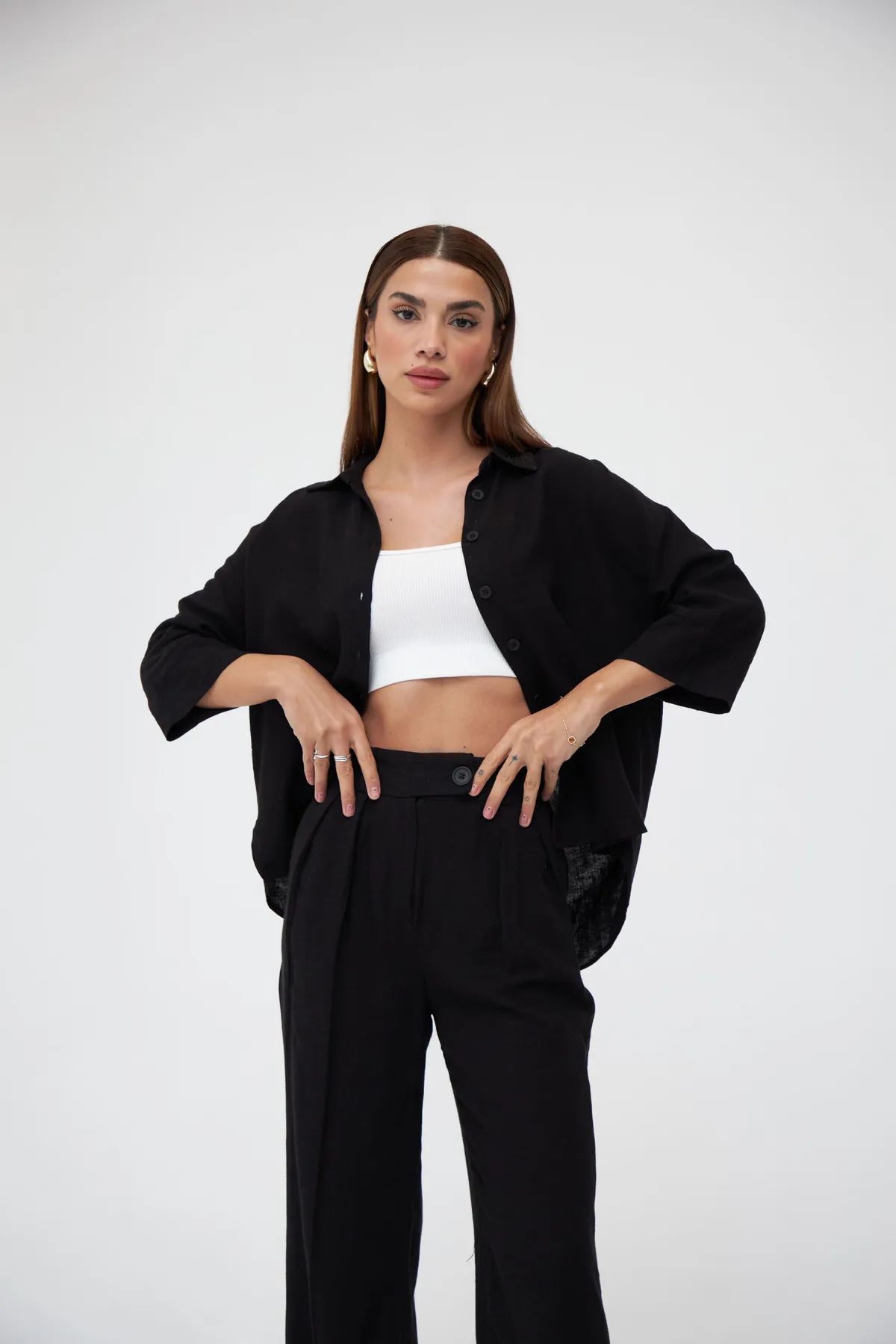 Laluvia  Schwarzes Hemd-Hosen-Doppelset aus Leinen