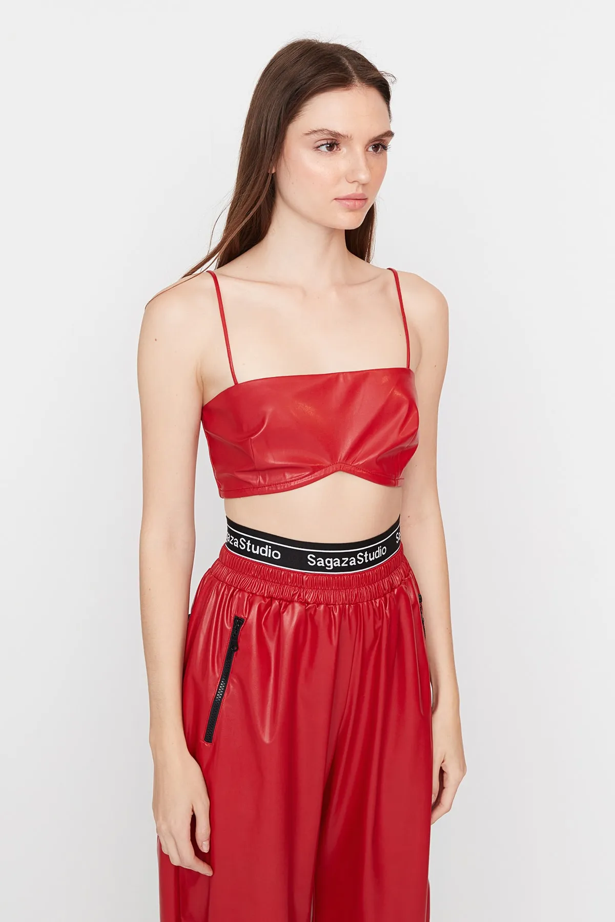 Trendyol Collection  X Sagaza Studio Rotes Bustier aus Kunstleder TPRAW23BS00063