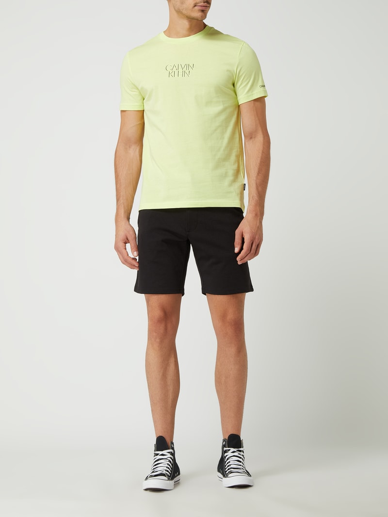 Slim Fit Chino-Shorts mit Stretch-Anteil in schwarz