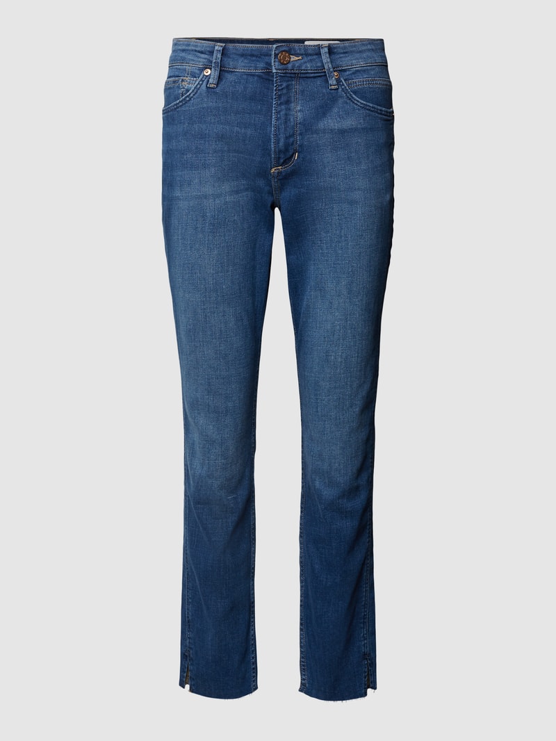 Jeans mit Label-Patch in blau