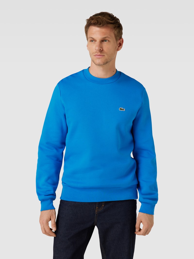 Sweatshirt in unifarbenem Design mit Label-Stitching in royalblau