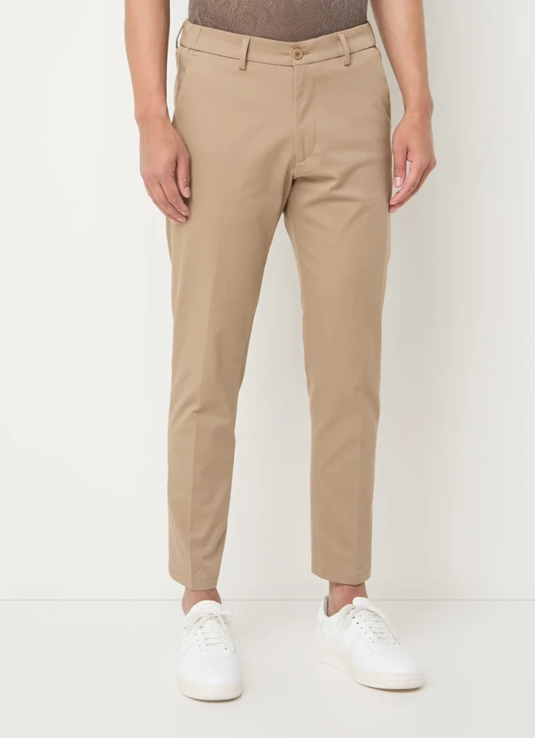 DRYKORN Ajend, pantaloni scurți chino mulați cu buzunare cusute.