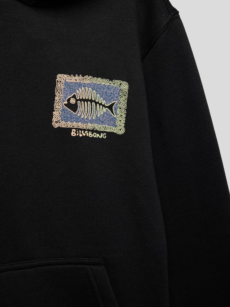 Hoodie mit Motiv-Print Modell 'SHARKY' in schwarz