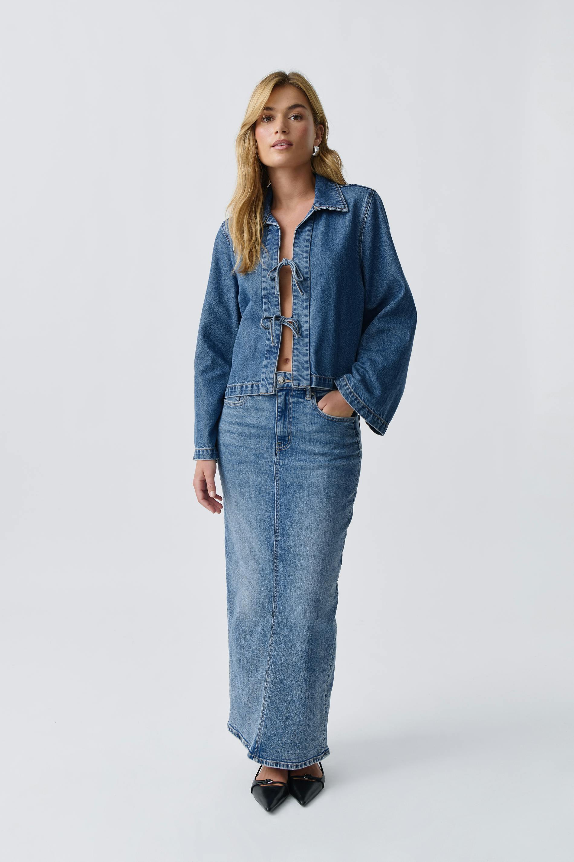 Column denim skirt