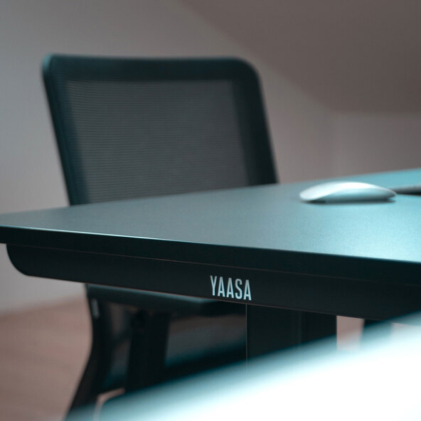 Elektrisch höhenverstellbarer Schreibtisch Desk Basic, anthrazit