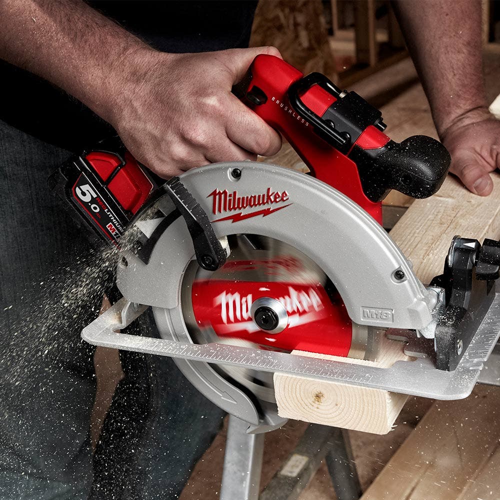 Serra circular Milwaukee 18V sem escova, 184mm, modelo M18BLCS66-0