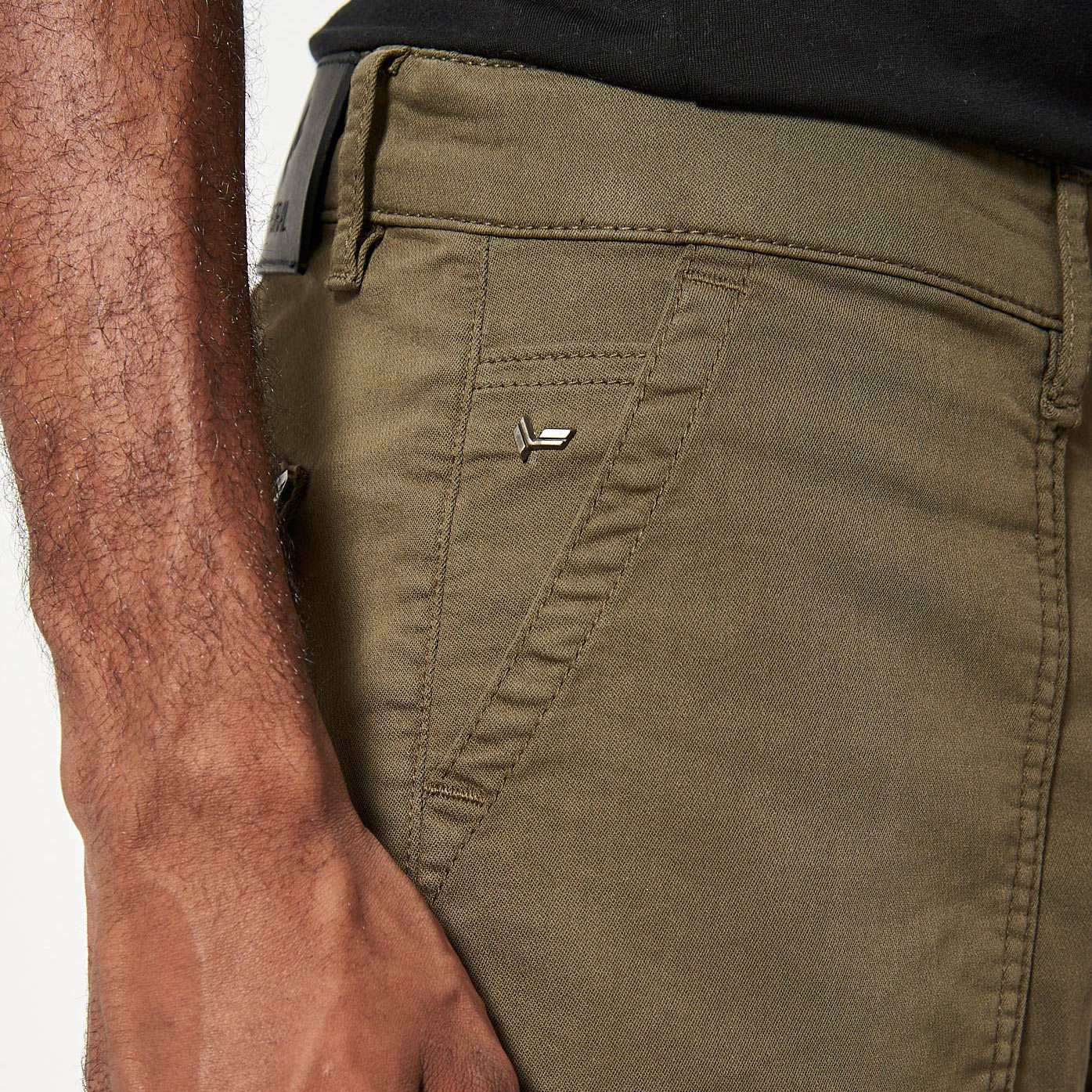 ROBY   Jean kaki relaxed cropped Homme