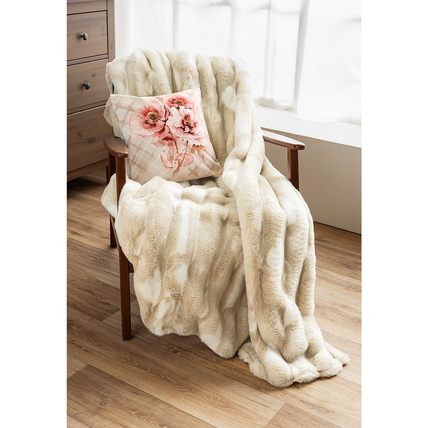 Fellimitat, beige