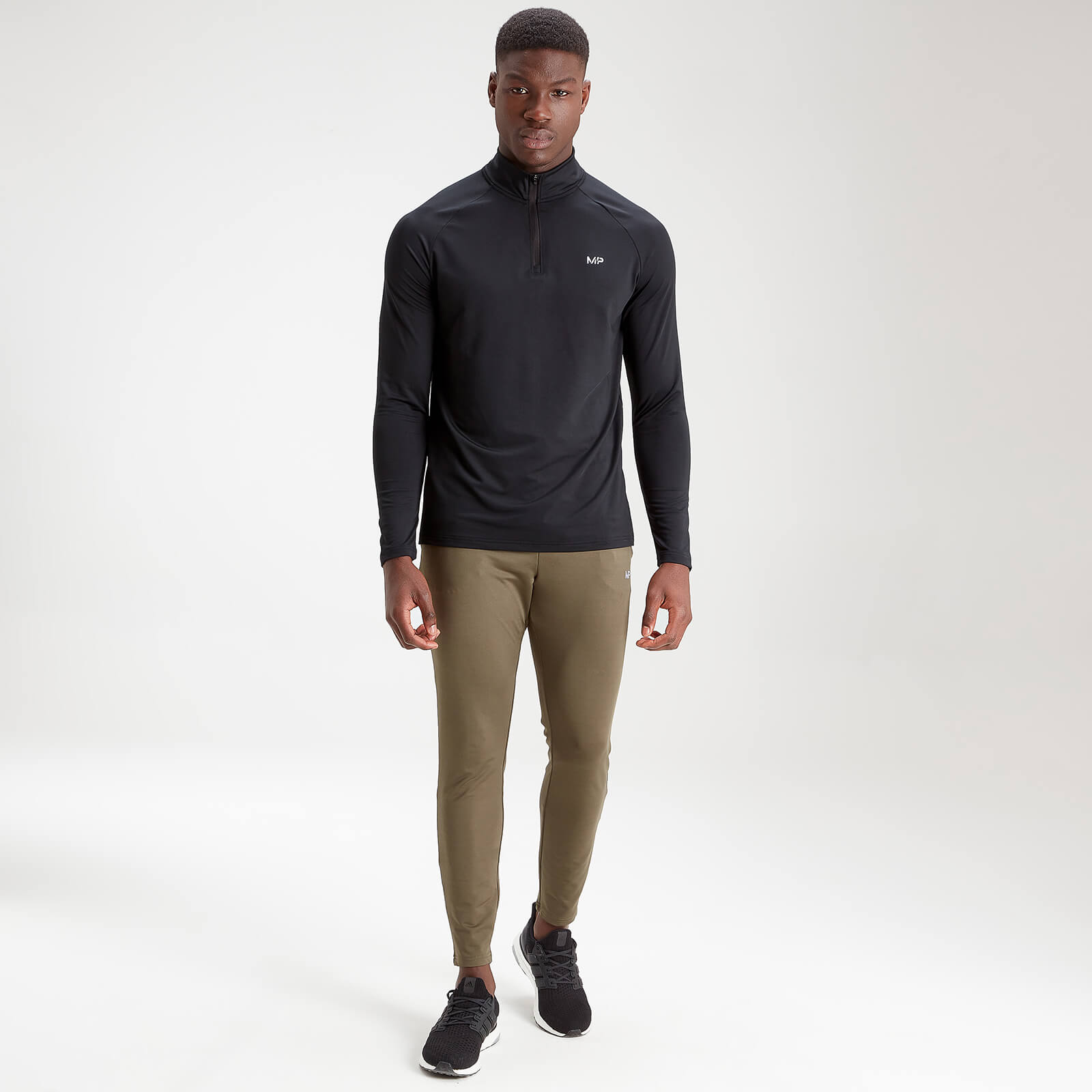 Haut à fermeture éclair ¼ MP Essentials pour hommes – Noir