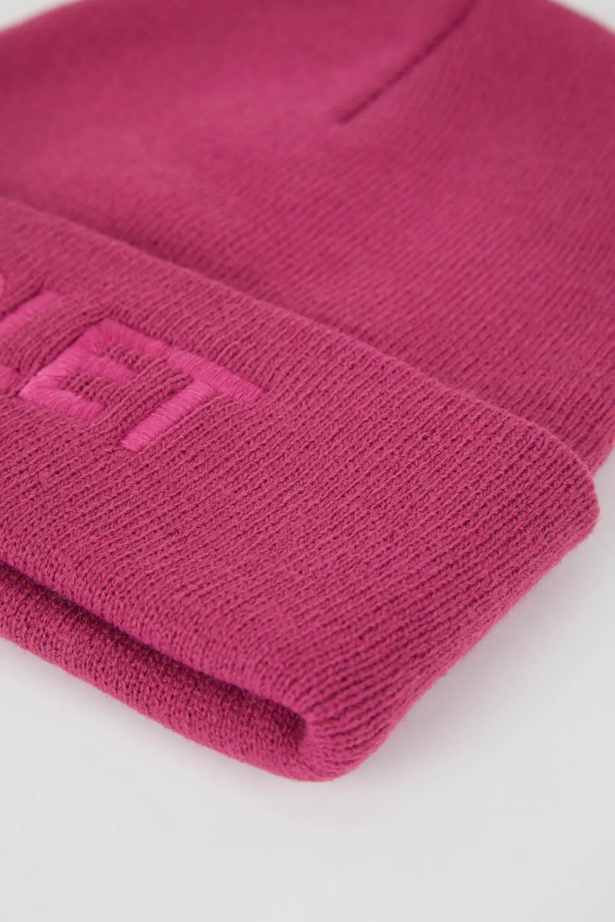 DeFacto  Gestrickte Baskenmütze mit Slogan-Stickerei für Damen