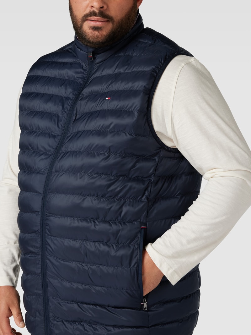 PLUS SIZE Steppweste mit Label-Detail in marineblau