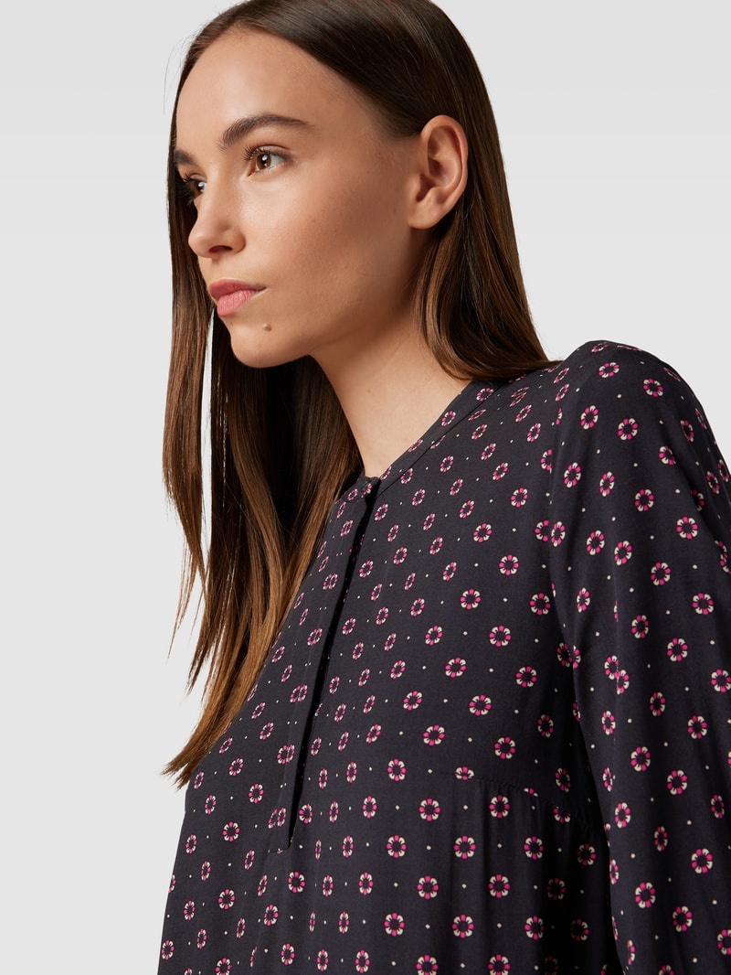 Knielanges Kleid mit floralem Allover-Muster in schwarz