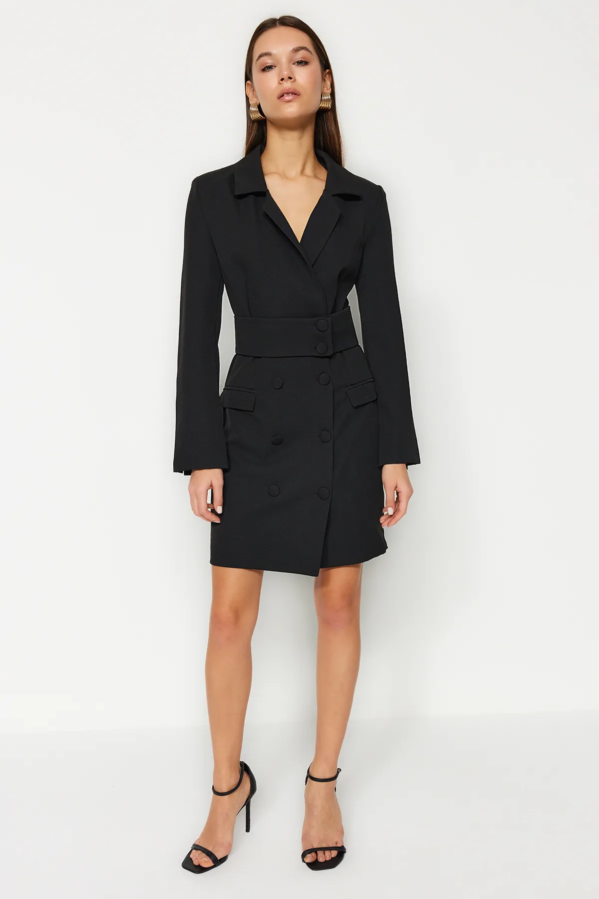 Trendyol Collection  Schwarzes Mini-Webkleid mit gewebten Knöpfen und Gürtel TWOAW24EL00497