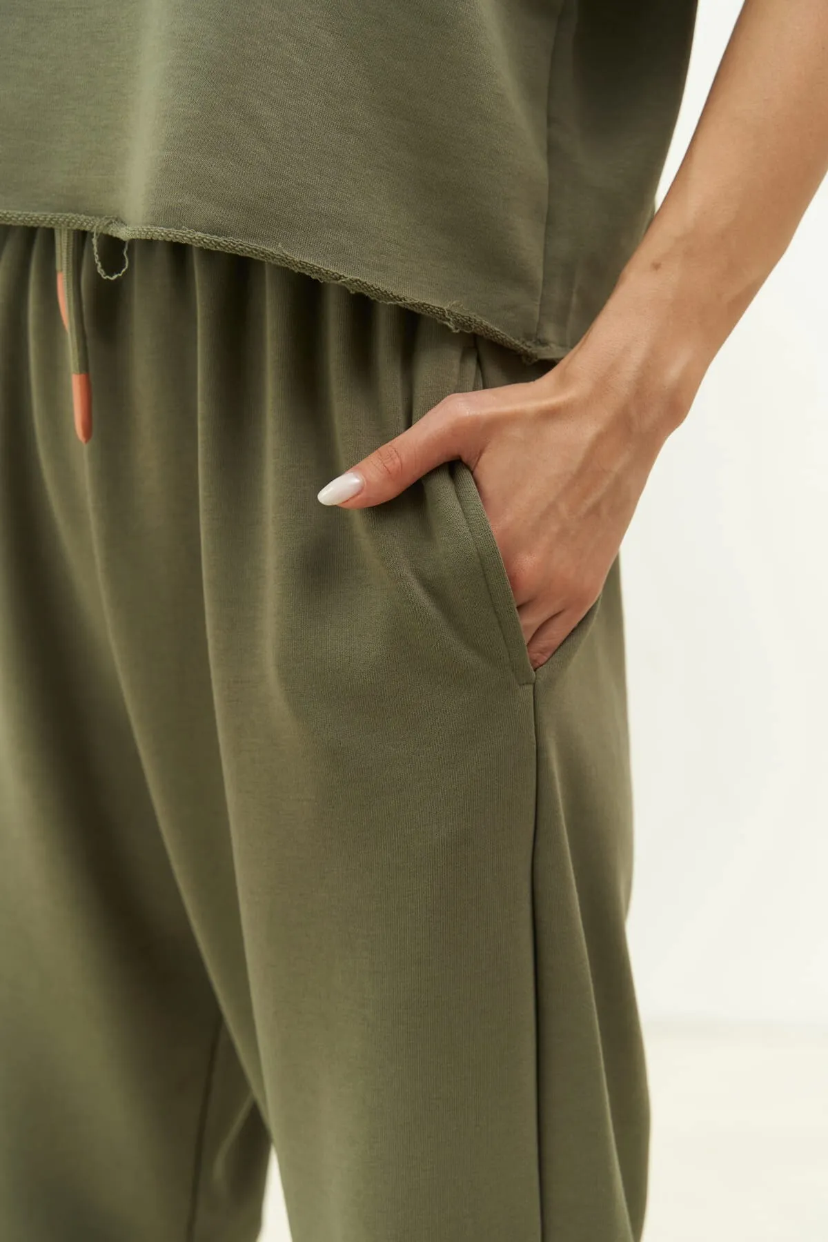 MAİ COLLECTİON  Vero Soft Khaki Crop-Trainingsanzug-Set