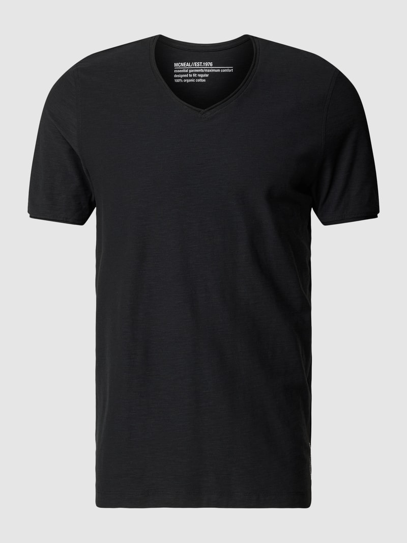 Regular Fit T-Shirt aus Baumwolle mit V-Ausschnitt in schwarz