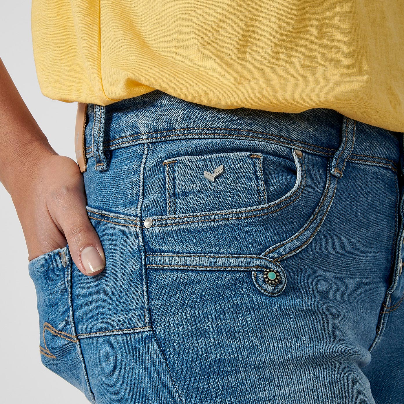 VIKA   Jean slim Femme