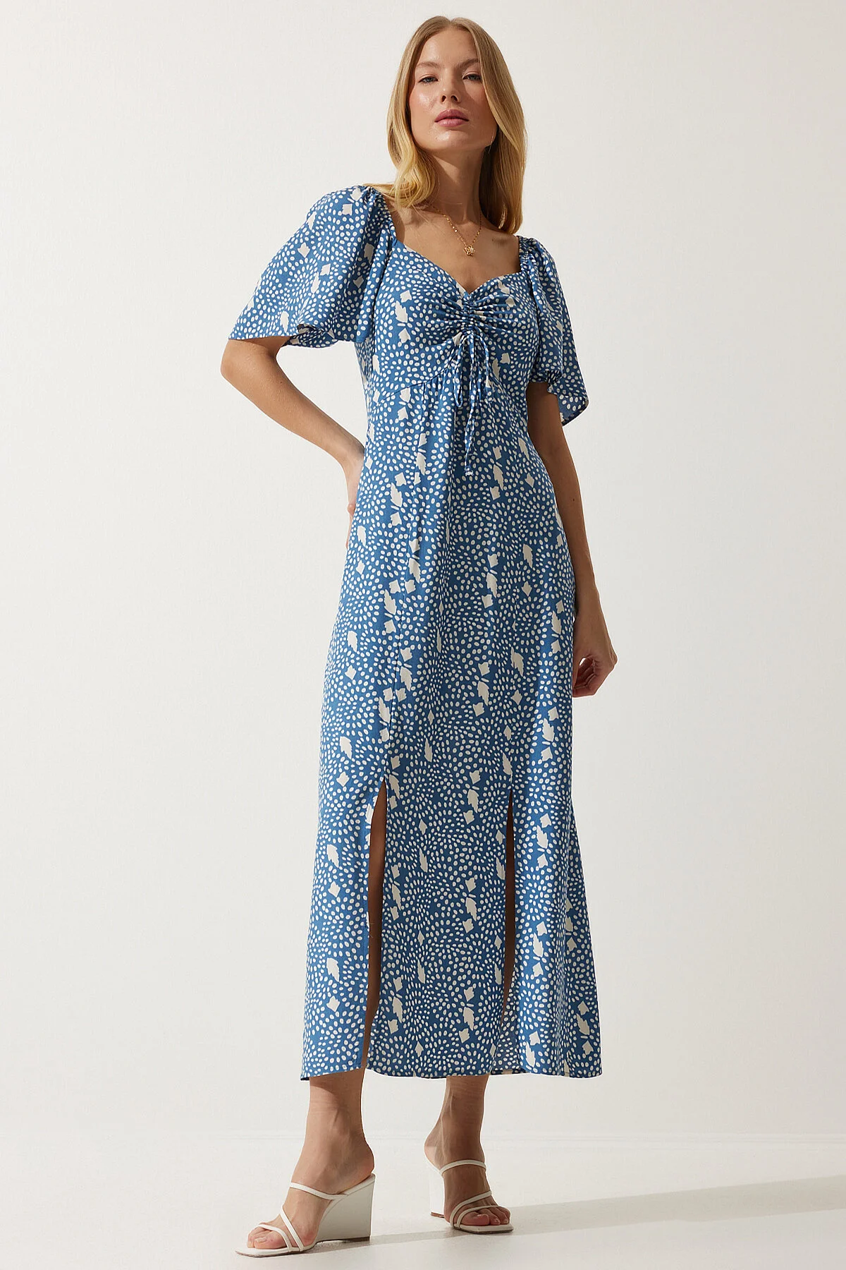 Happiness İstanbul  Indigoblaues, geschlitztes, detailliertes Volant-Viskosekleid UB00247 für Damen