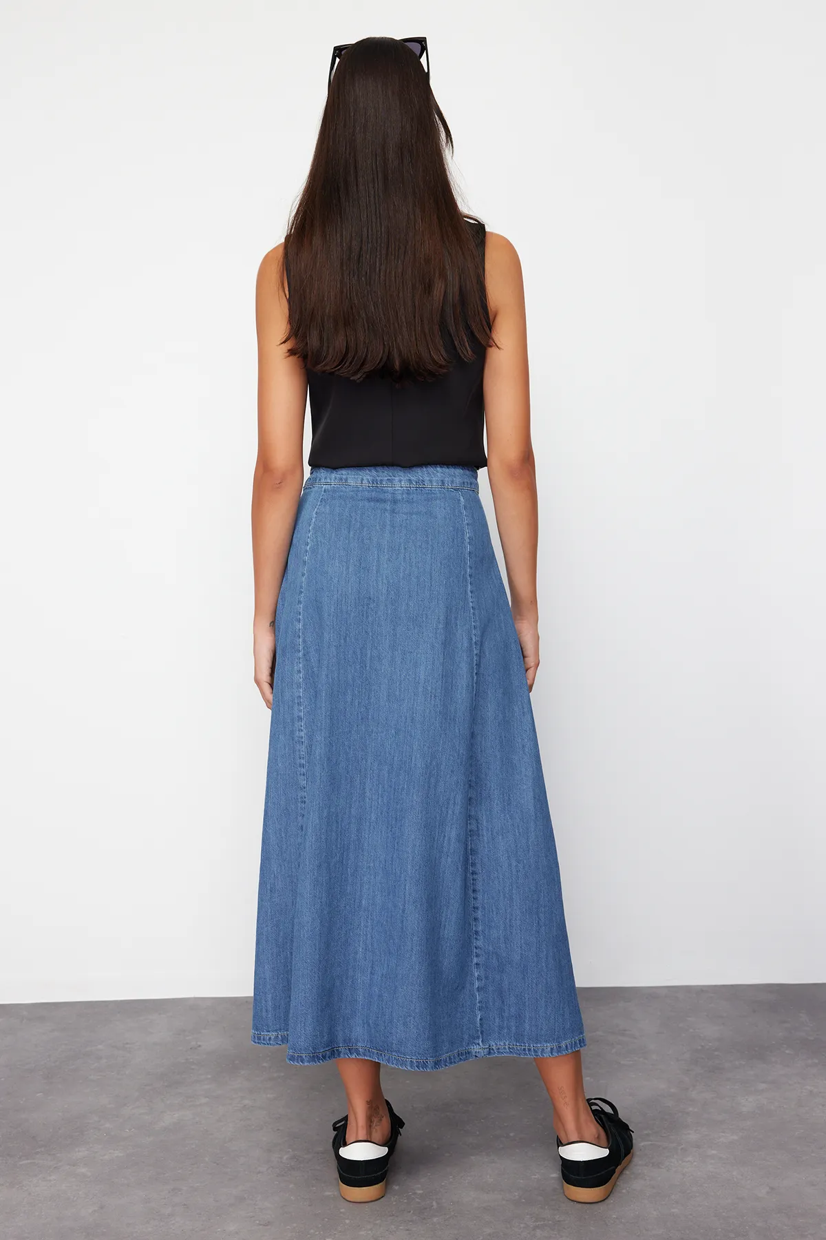 Trendyol Collection  Dunkelblauer Midi-Jeansrock mit hoher Taille TWOSS24ET00190