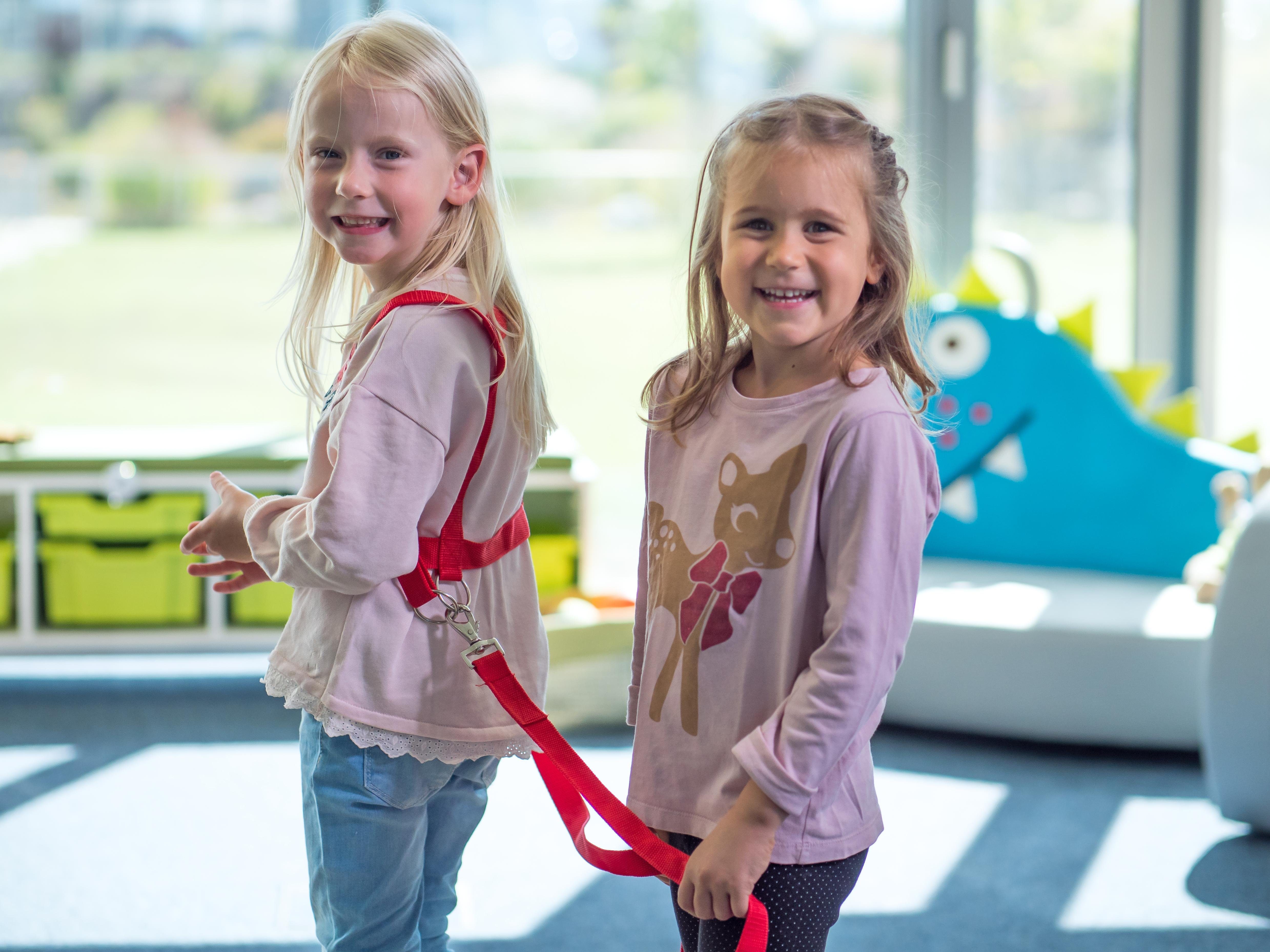 Betzold Sport Lernspielzeug Pferde-Geschirr Kinder-Spielzeug Spielen Pferdchen-Spiele Rollenspiele