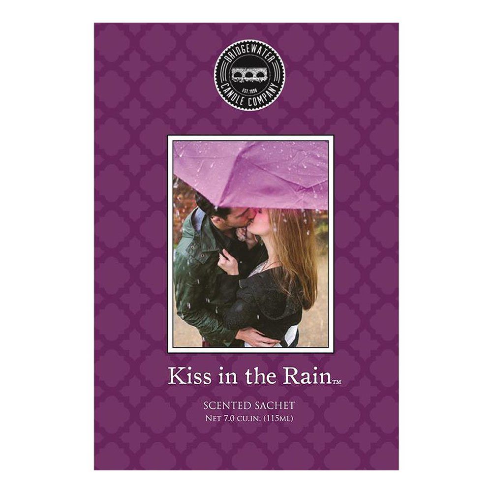 Bridgewater Candle Company Duftbeutel BRIDGEWATER Duftsachet KISS IN THE RAIN violett Papiertüte mit Duft