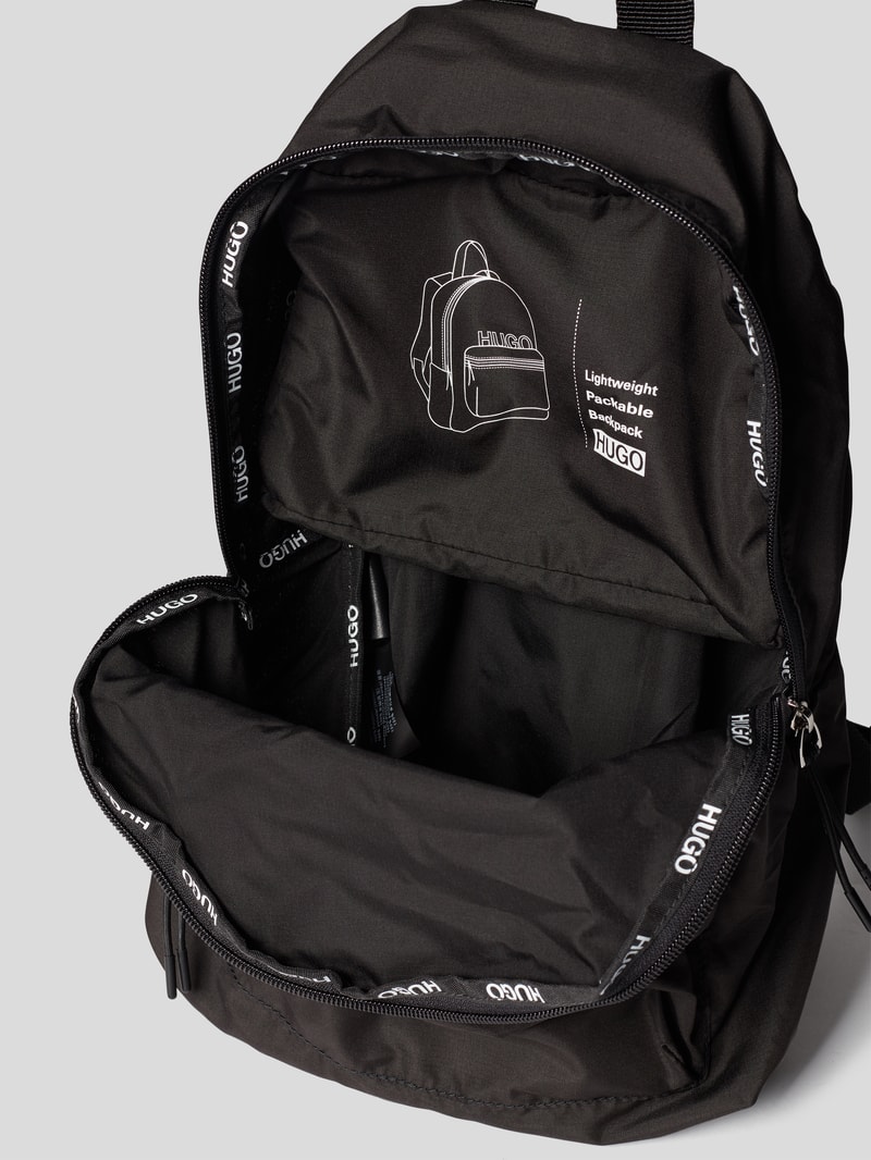 Rucksack mit Logo-Schriftzug in schwarz