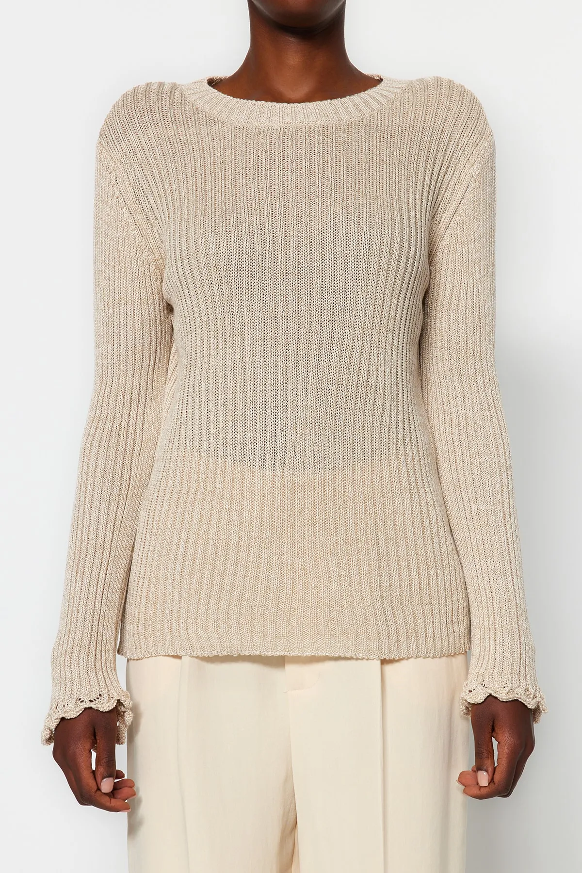 Trendyol Collection  Strickpullover mit Rundhalsausschnitt und Steinglitzer TWOAW24KZ01166