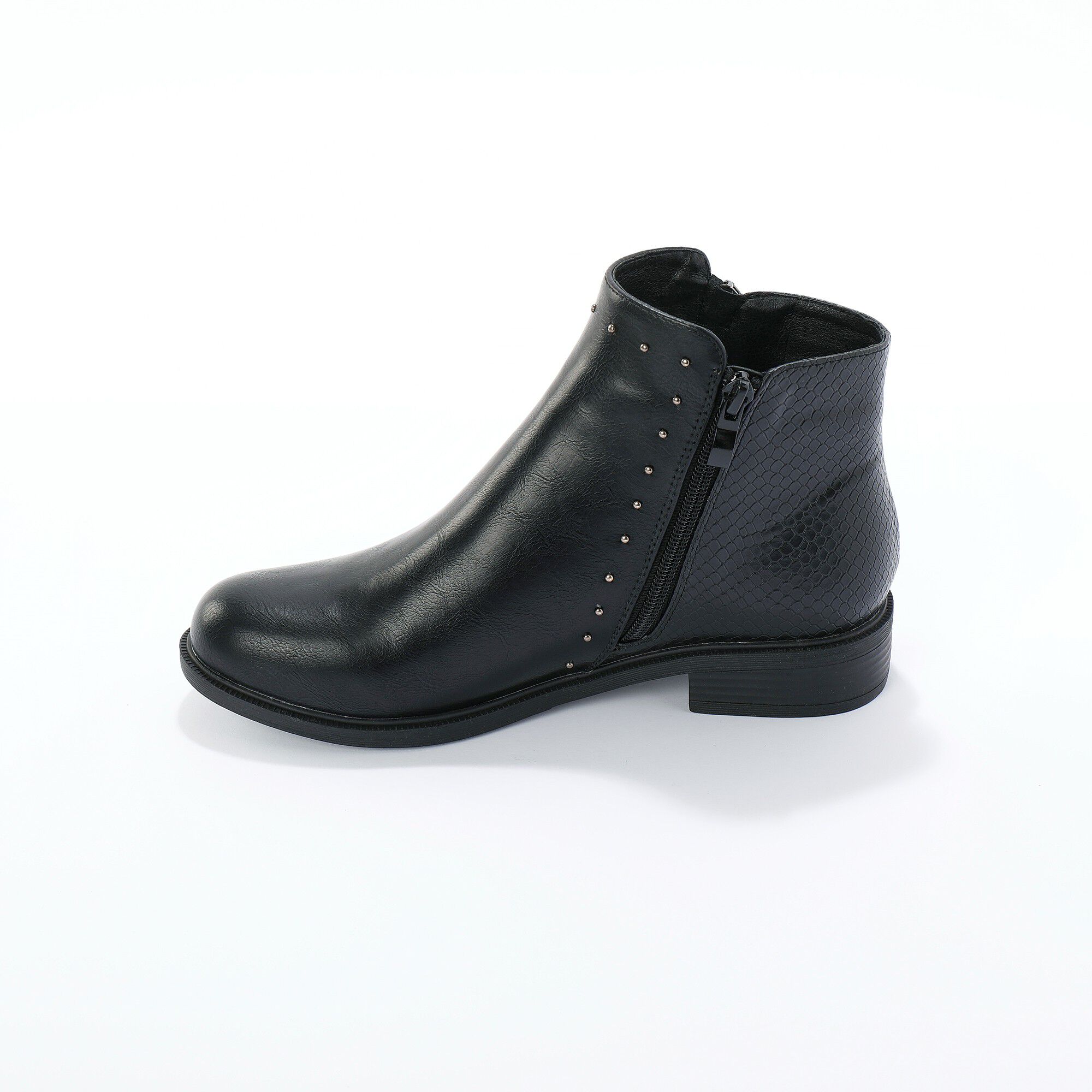 Boots bi-matière, zippées et cloutées