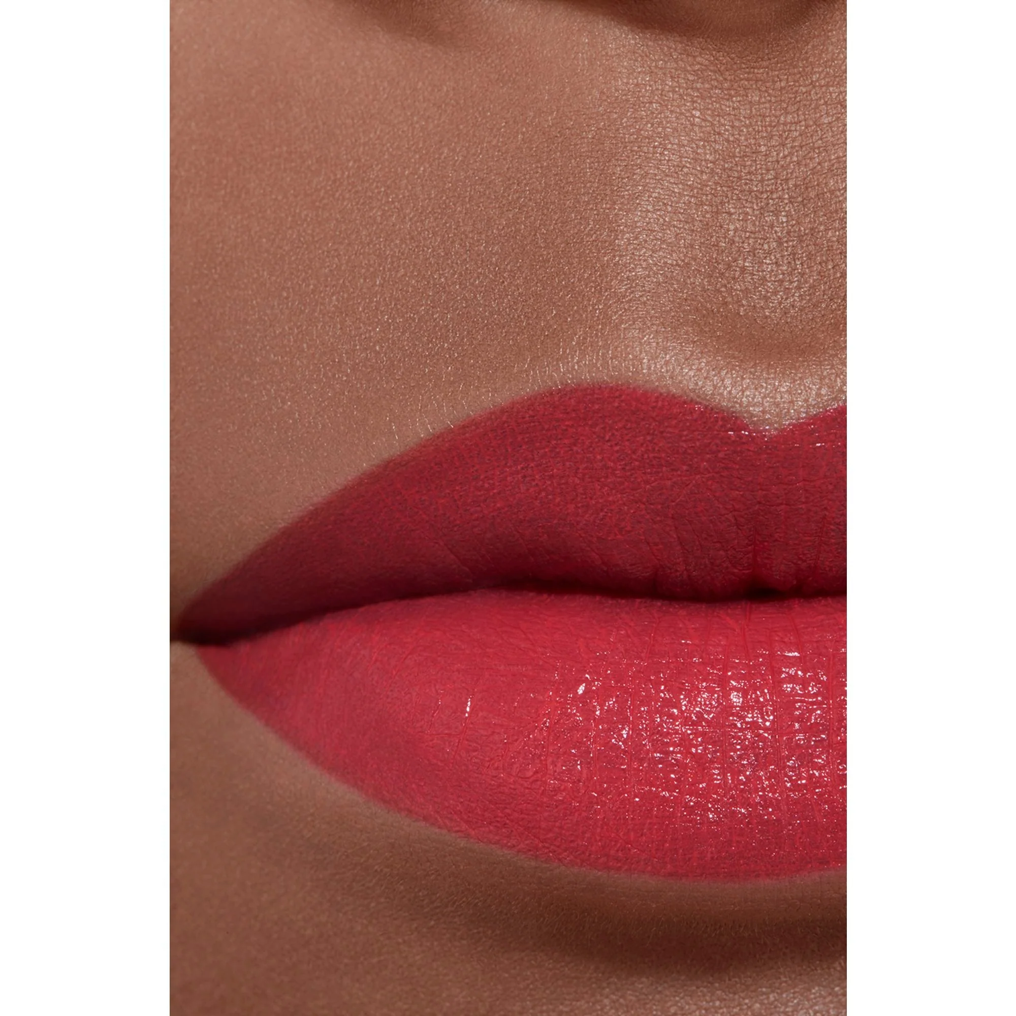 ROUGE ALLURE L'EXTRAIT - RELLENO - LABIAL DE ALTA INTENSIDAD CON EXTRACTO Y TRATAMIENTO LIGERO