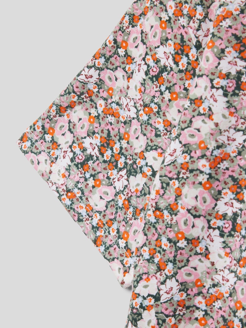 T-Shirt mit Allover-Print in offwhite