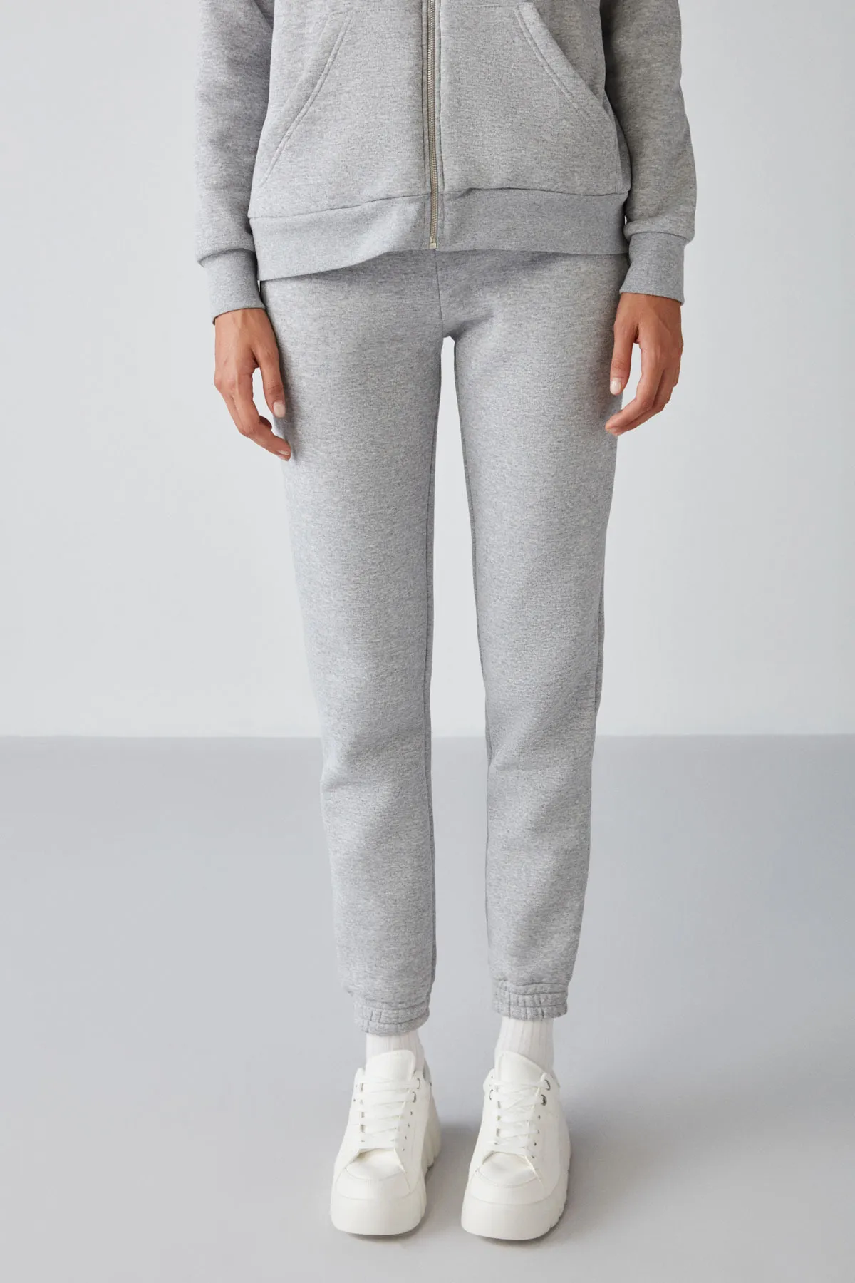 GRIMELANGE  Marıtza Damen-Jogginghose in regulärer Passform, Grimelange, mit elastischem Bund und Beinen und Fleece-Innenseite