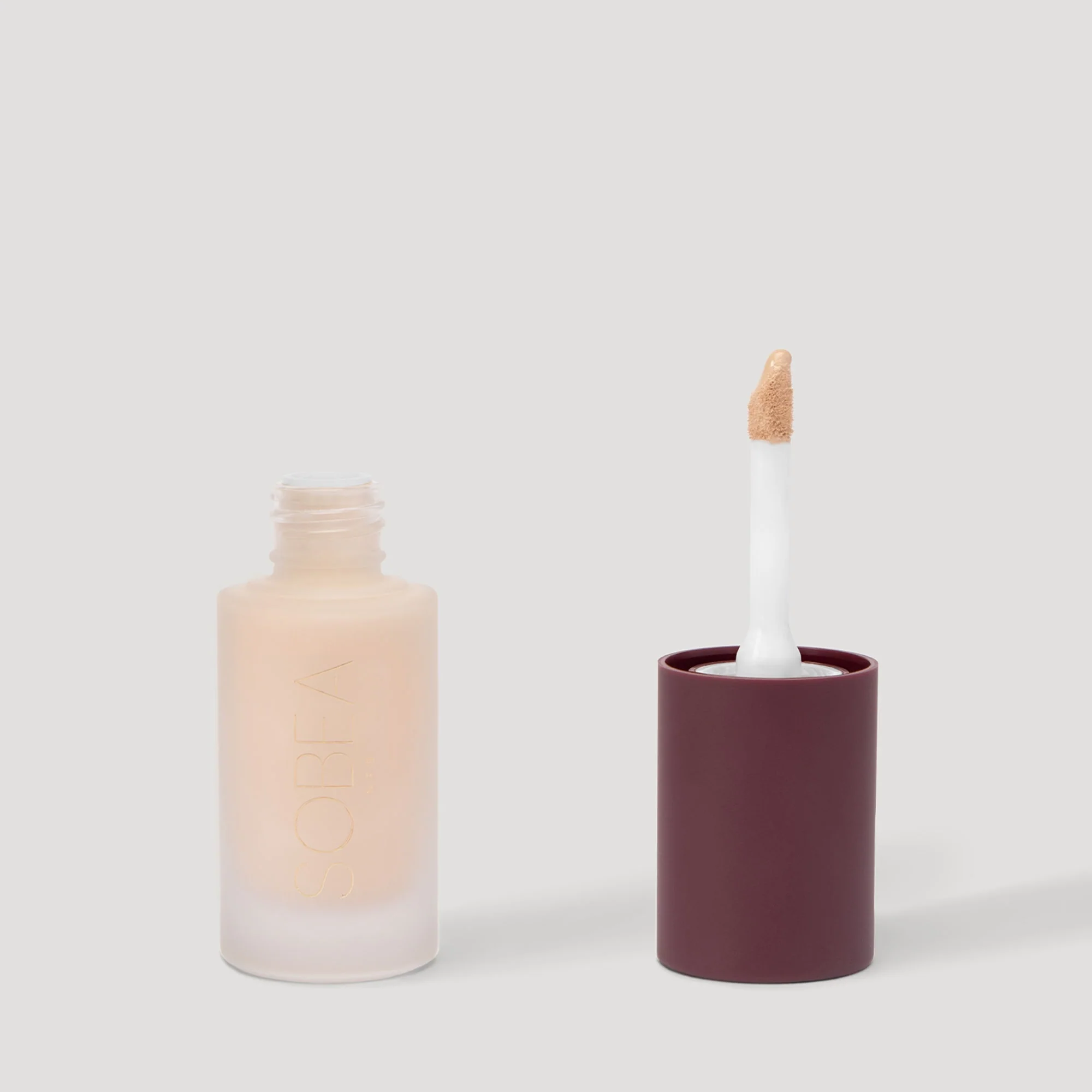 Base de maquillaje líquida ESSENTIAL