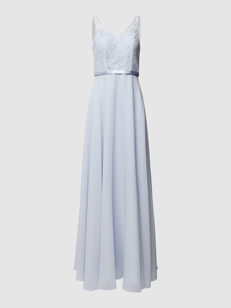 Abendkleid mit Ziersteinbesatz in hellblau