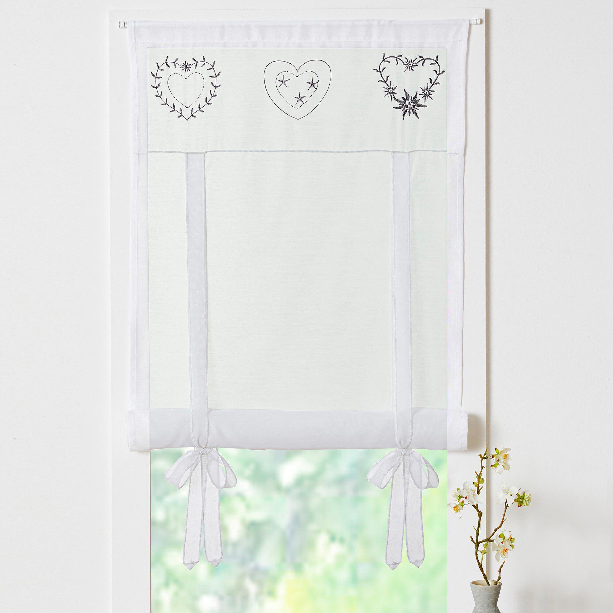Store broderies motifs coeurs finition passe-tringle