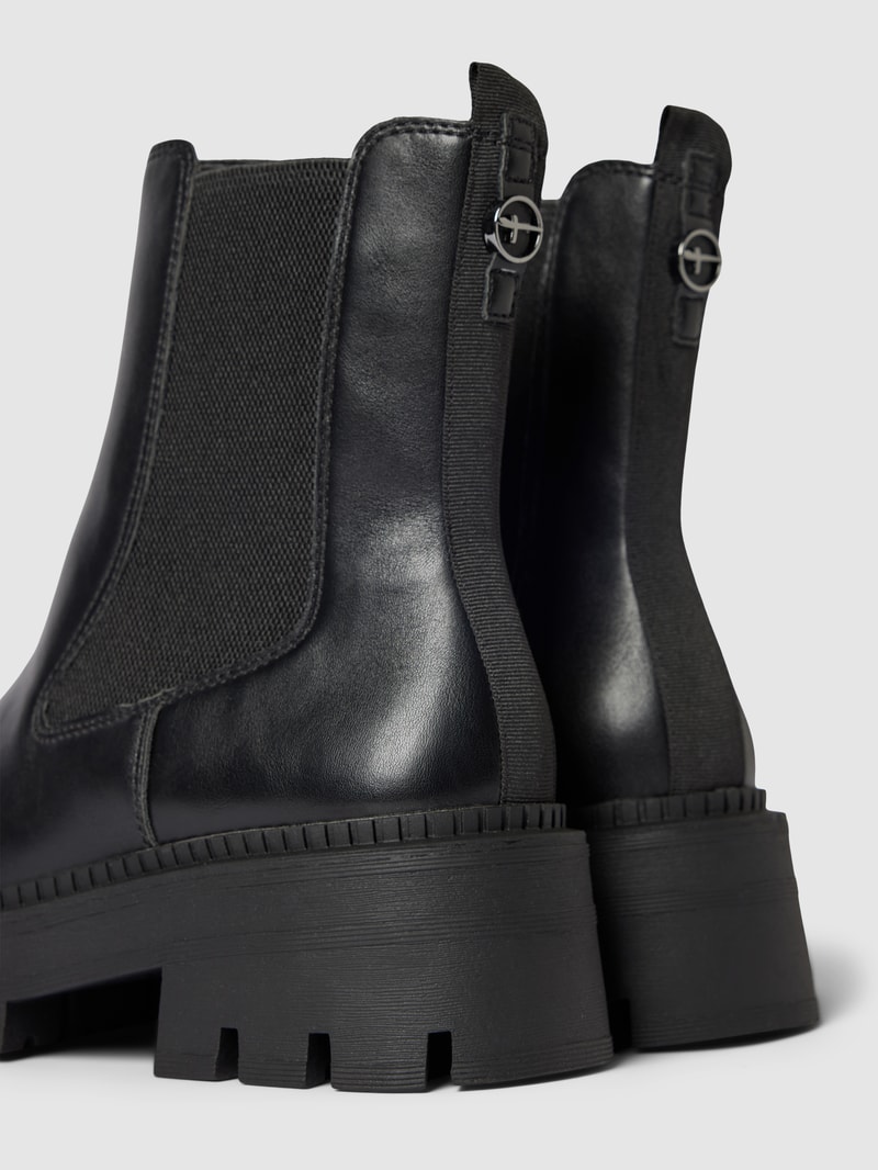 Chelsea Boots mit Plateausohle in schwarz
