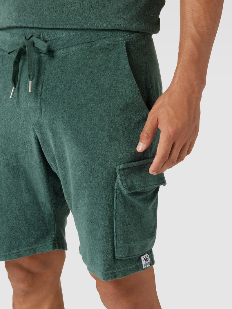 Shorts mit Cargotaschen in olivgrün