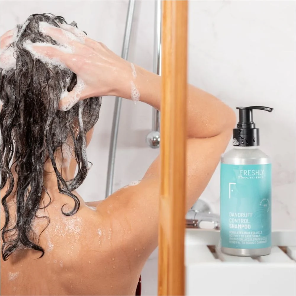 Champú anticaspa para el cuidado del cabello