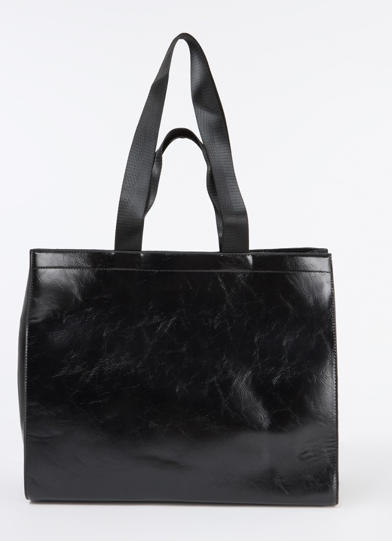 Núnoo Wrinkle shopper with texture