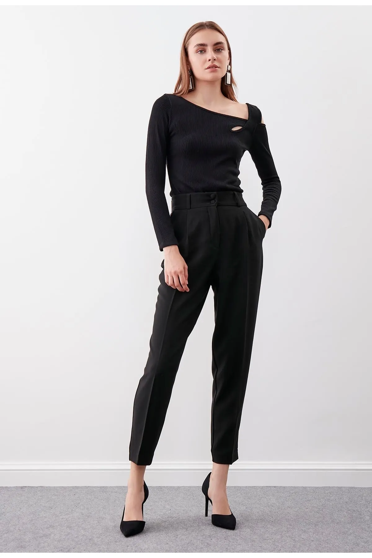 Vitrin  Karottenhose mit zwei Knöpfen
